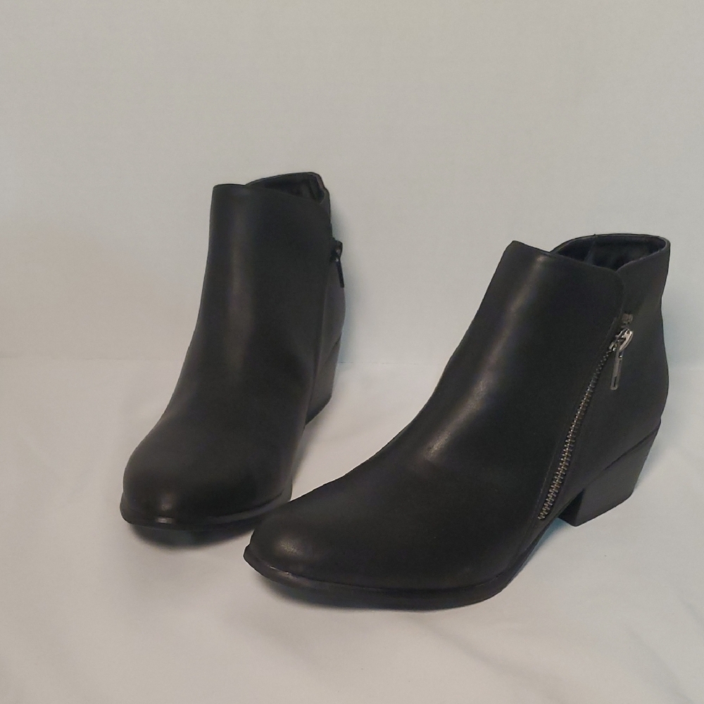 UNIONBAY Black Ankle Booties with Side Zipper